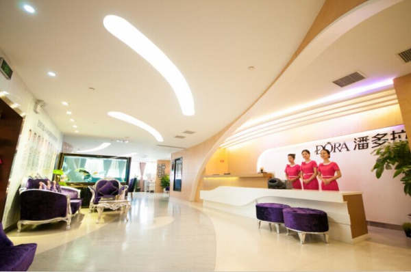 2023重庆祛额头纹手术整形美容医院排行榜top10好评多多，重庆潘多拉医疗美容诊所实力突出的医院
