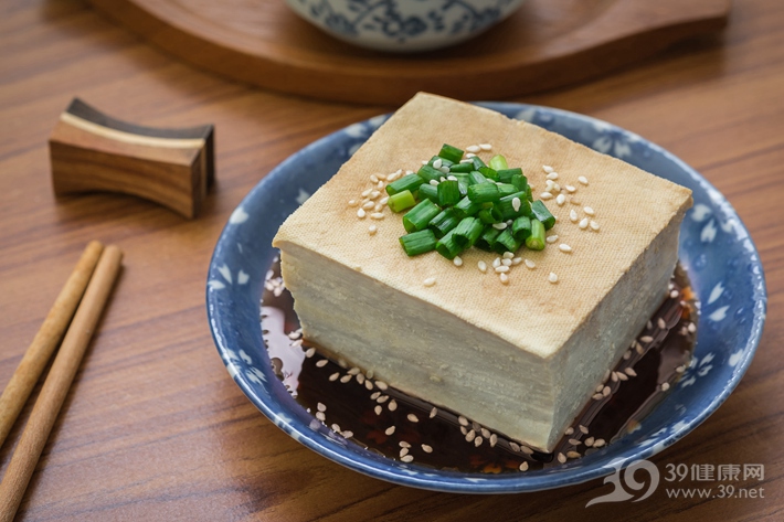 美食教程：如何制作美味瘦身龙虾菜品